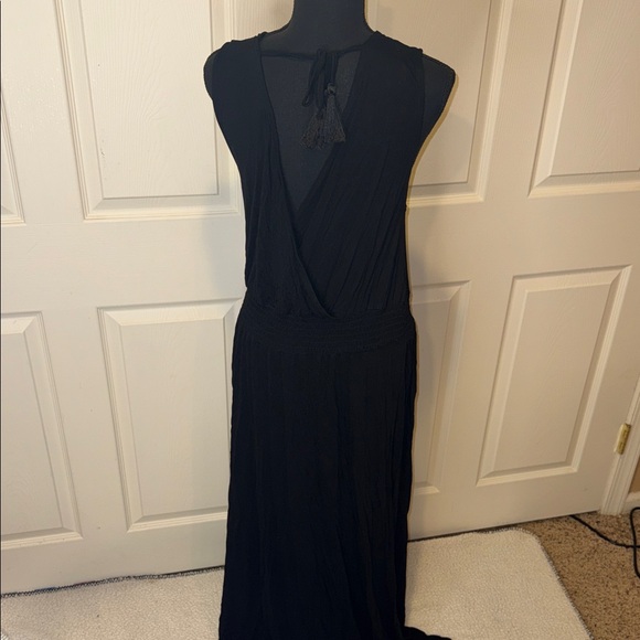 VENUS Black Dress with Pink Floral Embroidery - Picture 4 of 5